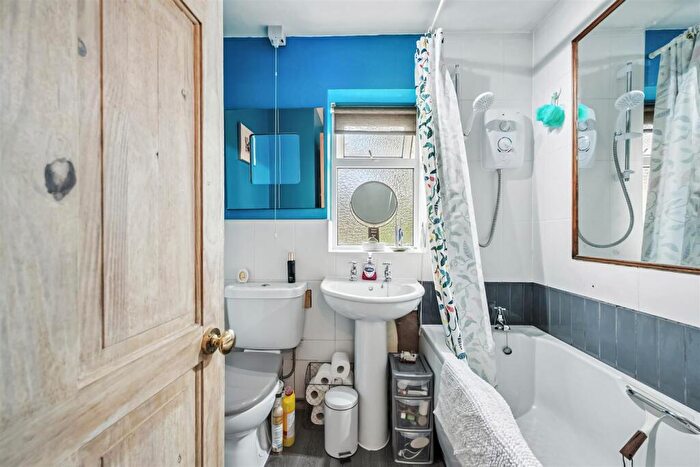 2 Bedroom Semi-Detached House For Sale In Parks Avenue, South Wingfield, DE55