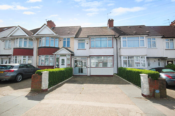 4 Bedroom Terraced House For Sale In Mount Pleasant, Wembley, Middlesex, HA0