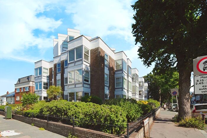 2 Bedroom Flat For Sale In Somerhill Road, Hove, BN3
