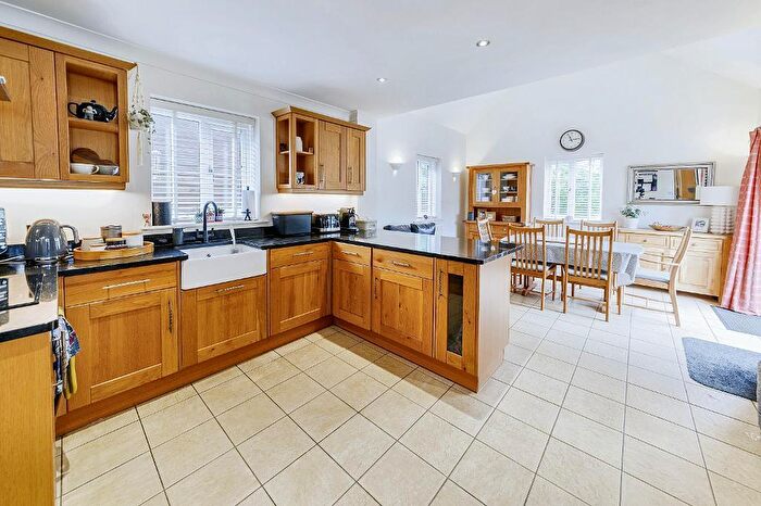 4 Bedroom Detached House For Sale In Church End, Thurleigh Bedford, MK44