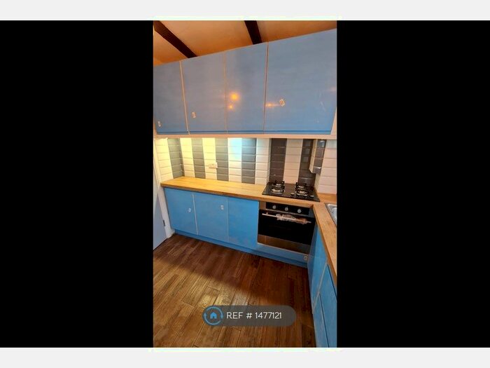 2 Bedroom Flat To Rent In Leigham Hall, London, SW16