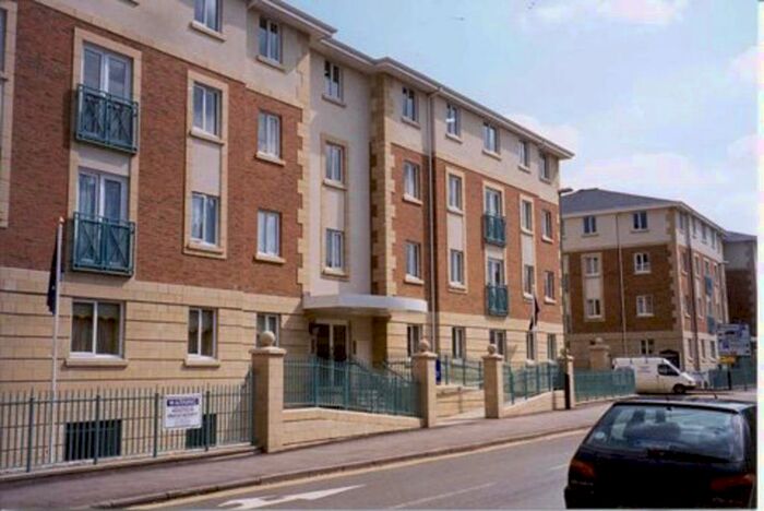 2 Bedroom Flat To Rent In Town Centre, GL52