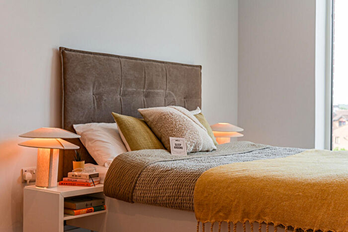 1 Bedroom Flat To Rent In Uncle Deptford, Deptford, London, SE8