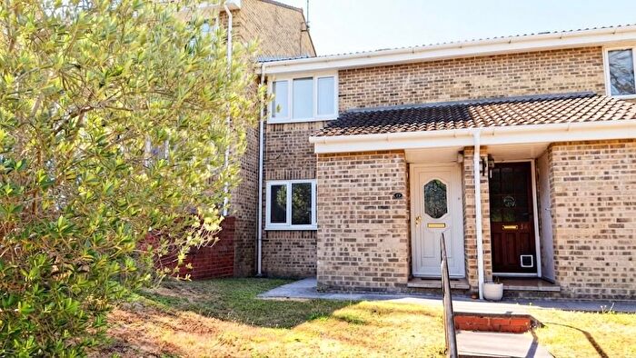 1 Bedroom Maisonette To Rent In Goodall Close, Gillingham, ME8