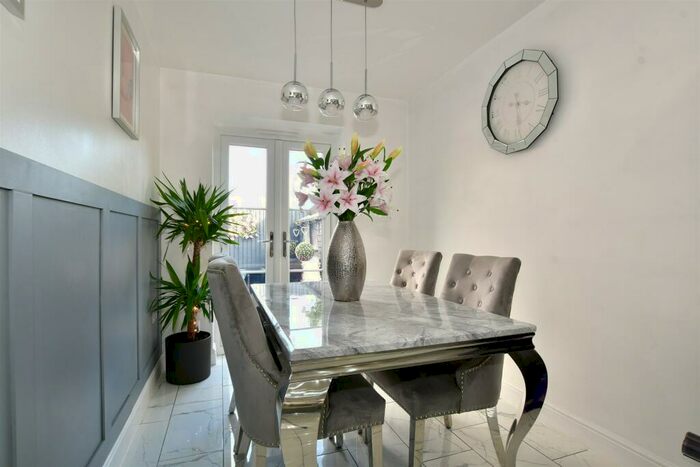 2 Bedroom End Of Terrace House For Sale In Church Street, Cliffe, Rochester, Kent, ME3