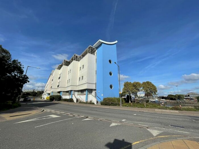 1 Bedroom Flat To Rent In Canal Road, Gravesend, Kent, DA12