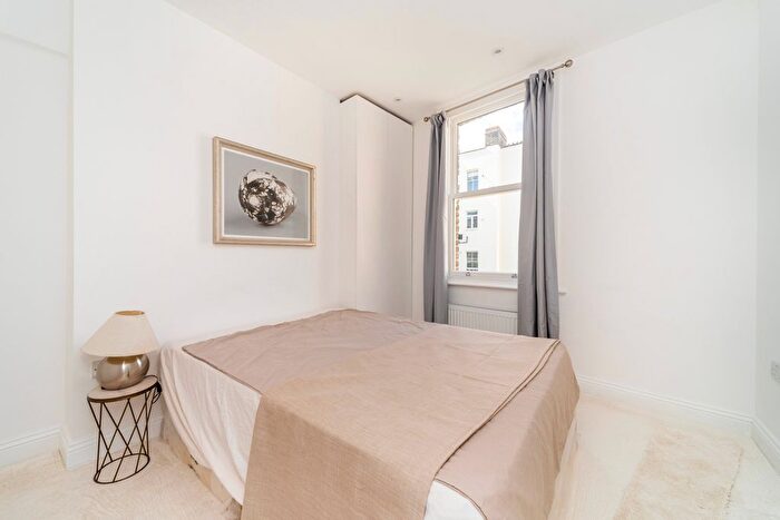 1 Bedroom Flat To Rent In Normand Road, London, W14