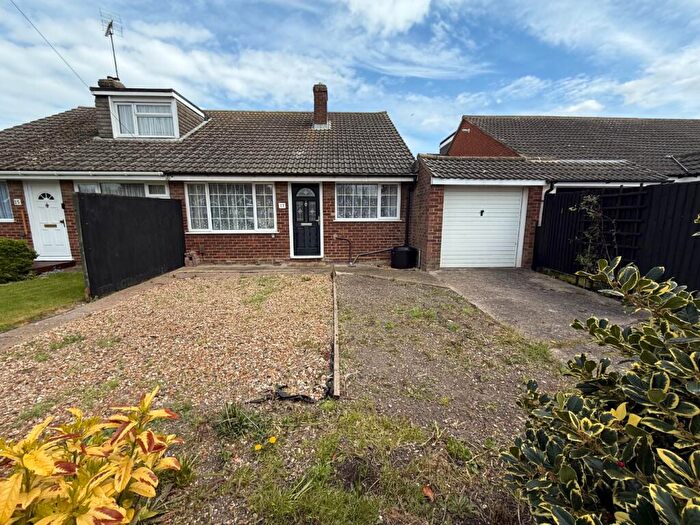 2 Bedroom Semi-Detached Bungalow For Sale In Dunstable Road, Houghton Regis, LU5