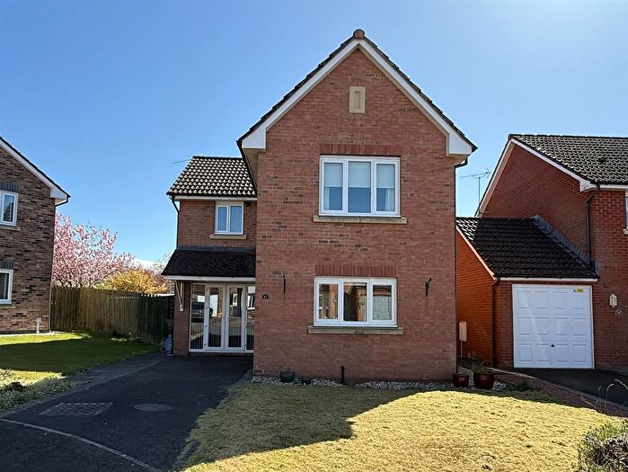 3 Bedroom Detached House For Sale In Barnhill Road, Dumfries, DG2
