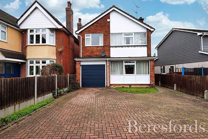 3 Bedroom Detached House For Sale In Rainsford Road, Chelmsford, CM1