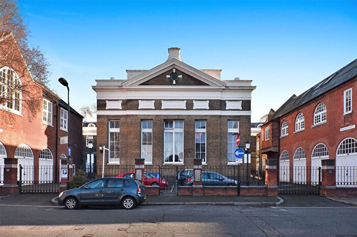 2 Bedroom Flat To Rent In Hoffman Square, Chart Street, London, N1