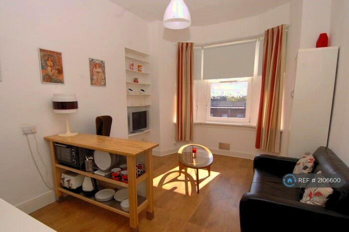 1 Bedroom Flat To Rent In Hathaway Lane, Glasgow, G20