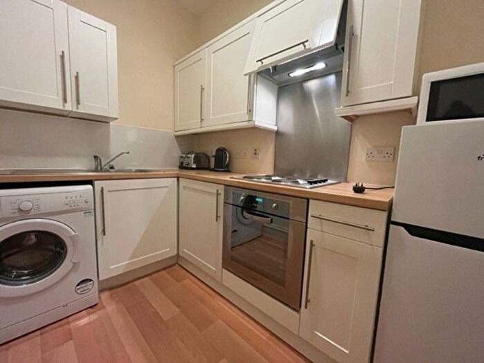 3 Bedroom Flat To Rent In Blackness Road, Dundee, DD2