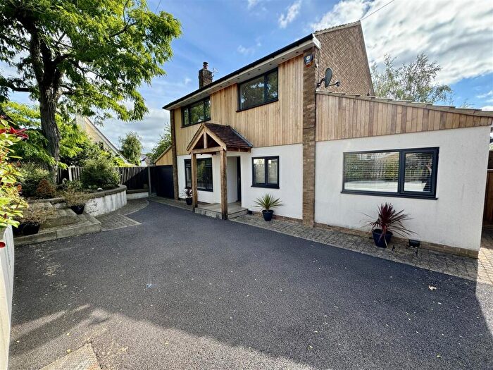 4 Bedroom Detached House For Sale In Barton Road, Silsoe, MK45