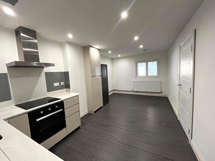 1 Bedroom Apartment To Rent In High Street, Slough, SL1