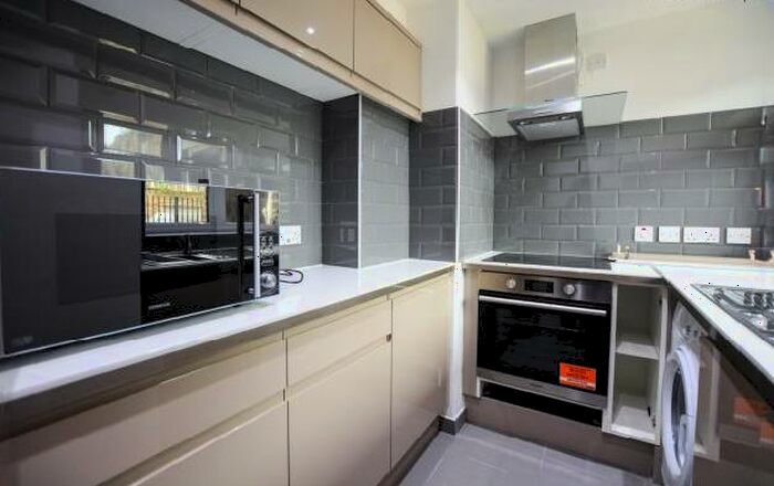 1 Bedroom Flat To Rent In Clark Street, London, E1