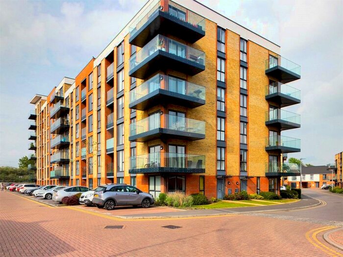 2 Bedroom Apartment To Rent In Oscar Wilde Road, Reading, Berkshire, RG1