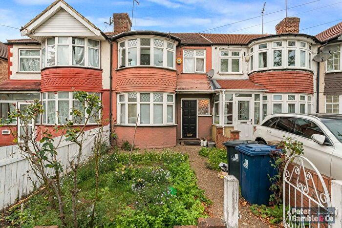 3 Bedroom Property For Sale In Medway Drive, Perivale, Greenford, UB6