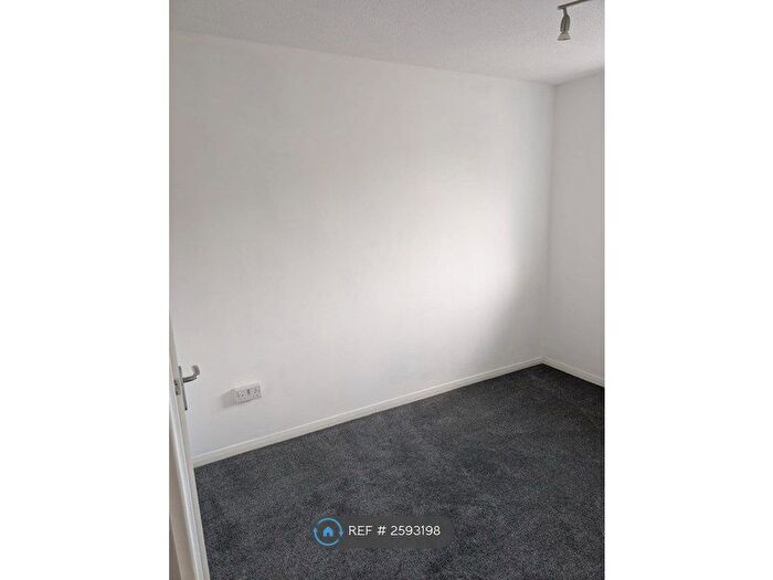 1 Bedroom Maisonette To Rent In Pitfield, Hartley, Longfield, DA3