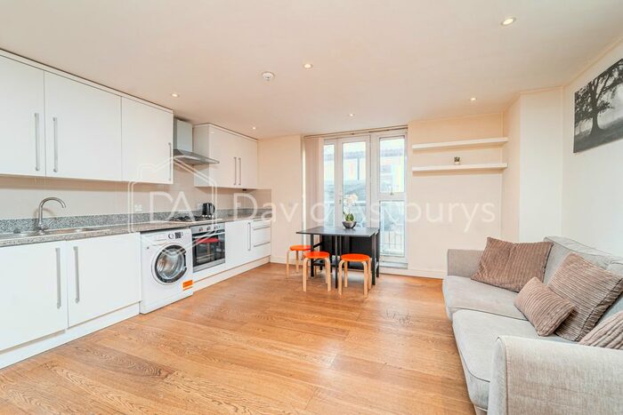 2 Bedroom Flat To Rent In High Street, Hornsey, Crouch End, London, N8