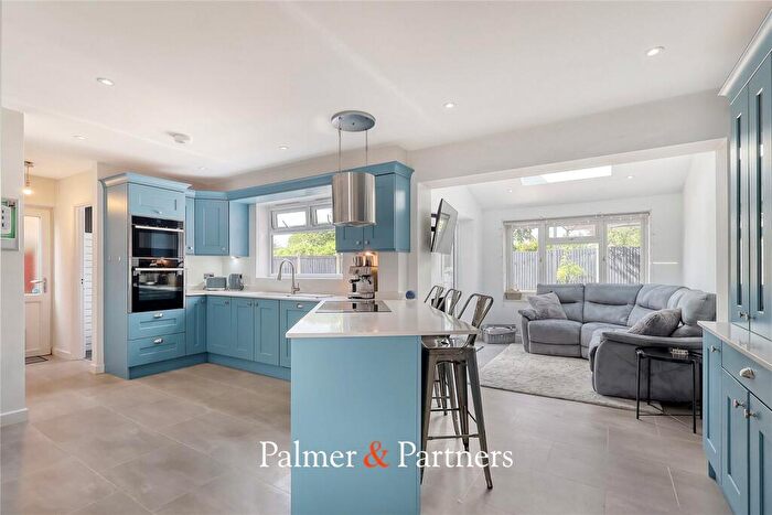 4 Bedroom Detached House For Sale In Longacre, Chelmsford, Essex, CM1