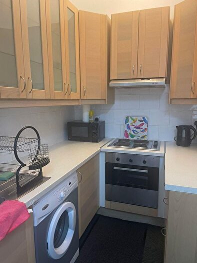 2 Bedroom Flat To Rent In Temple Park Crescent, Edinburgh, EH11