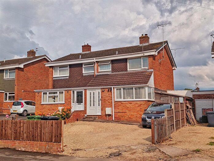 3 Bedroom Semi Detached House For Sale In Lakeside Drive, Lydney, GL15