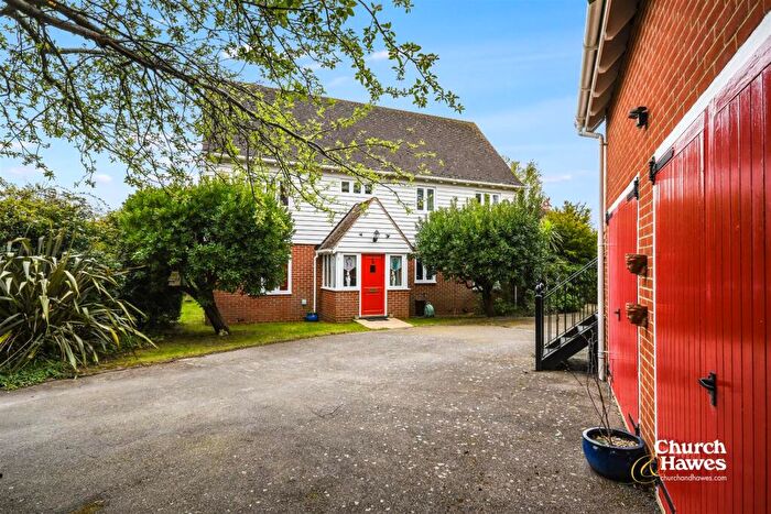 4 Bedroom Detached House For Sale In The Hawthorns, Burnham-On-Crouch, CM0