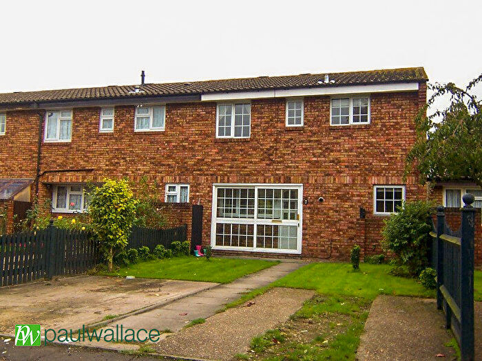 3 Bedroom Terraced House To Rent In Cussons Close, Cheshunt, EN7