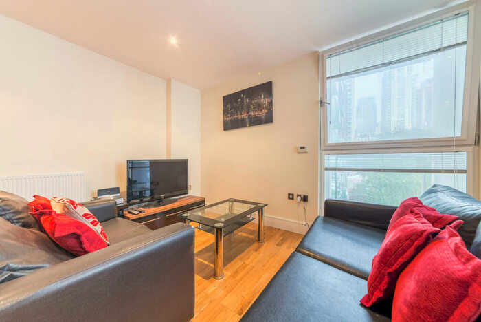 2 Bedroom Apartment To Rent In Millharbour, London, E14