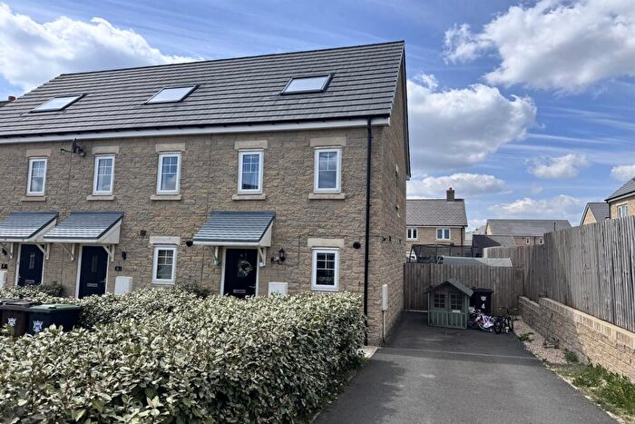 3 Bedroom End Of Terrace House To Rent In Woodlark Close, Buxton, SK17