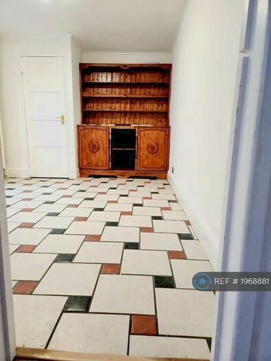 3 Bedroom End Of Terrace House To Rent In Pearson Road, Crawley, RH10