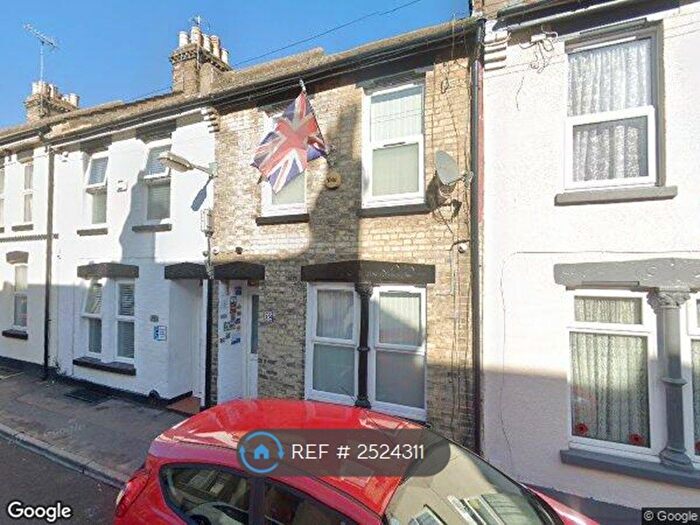3 Bedroom Terraced House To Rent In Salisbury Road, Chatham, ME4
