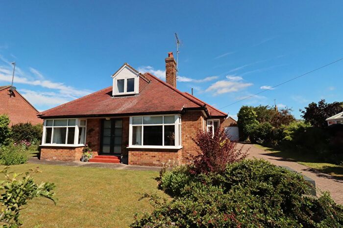 4 Bedroom Detached Bungalow For Sale In South Street, Burton Fleming, YO25