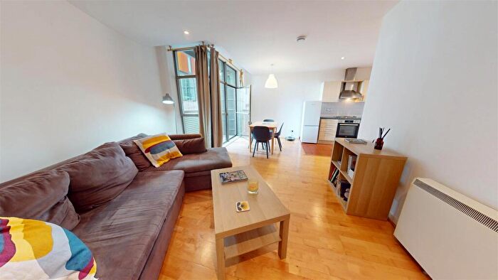 1 Bedroom Apartment For Sale In Deansgate Quay, Deansgate, Manchester, M3