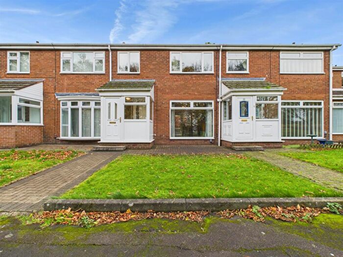 3 Bedroom Terraced House For Sale In Westfield, Gateshead, NE10