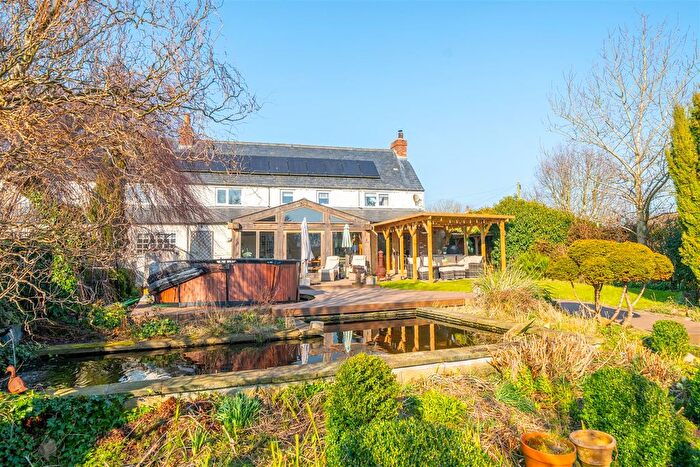 6 Bedroom Country House For Sale In Main Street, Gristhorpe, Filey, YO14