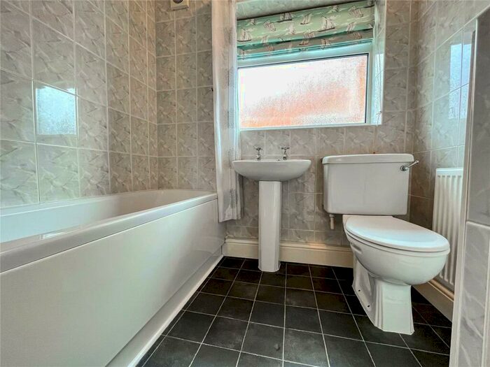 2 Bedroom Bungalow To Rent In Chatsworth Close, Shepshed, Loughborough, Leicestershire, LE12