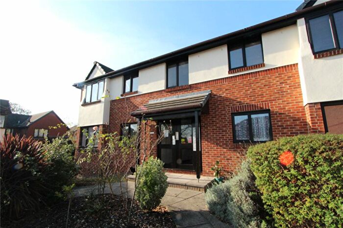 1 Bedroom Flat To Rent In Haig Gardens, Gravesend, Kent, DA12