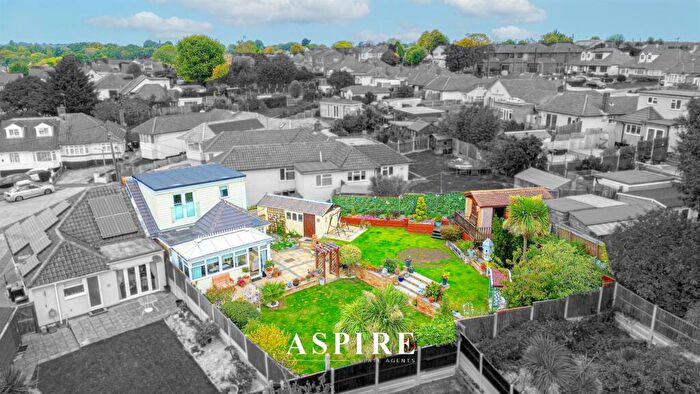 3 Bedroom Semi-Detached House For Sale In Boleyn Close, Leigh-On-Sea, SS9