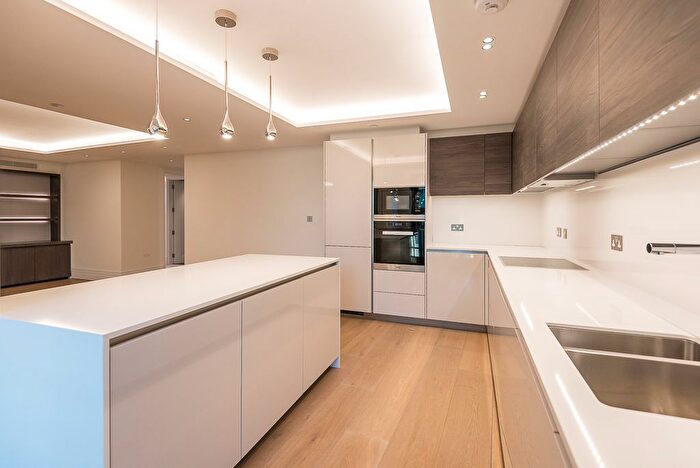 3 Bedroom Flat To Rent In Compass House, Kensington Gardens Square, Bayswater, Hyde Park, W2