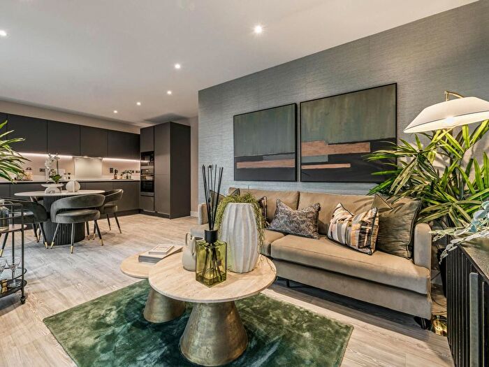 2 Bedroom Flat For Sale In Capital Interchange Way, Brentford, TW8