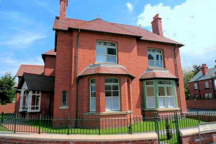 2 Bedroom Apartment To Rent In Apartment, Russell Road, Rhyl, LL18