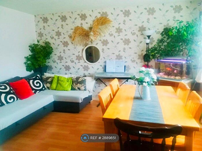 2 Bedroom Maisonette To Rent In Guernsey Close, Hounslow, TW5