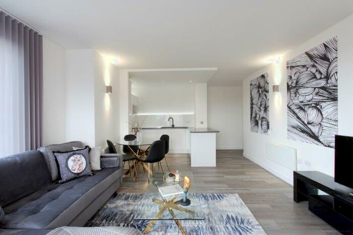 2 Bedroom Apartment To Rent In Skyline Central, Goulden Street, Manchester, M4