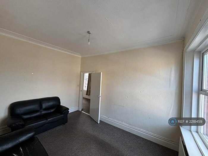 2 Bedroom Flat To Rent In Cartington Terrace, Newcastle Upon Tyne, NE6