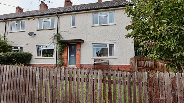 2 Bedroom Flat For Sale In Tor View Avenue, Glastonbury, BA6
