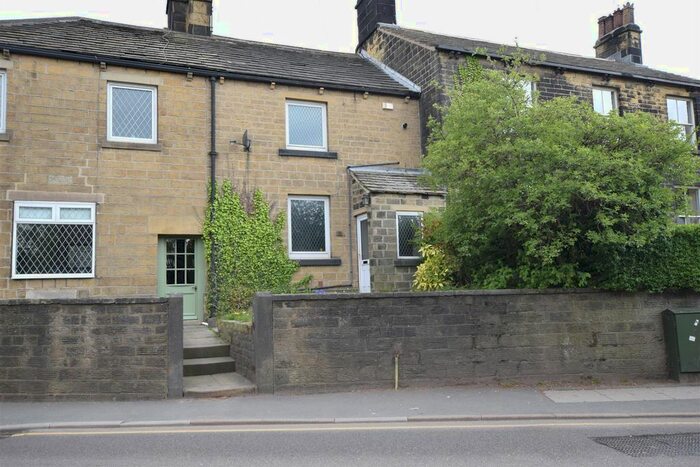 2 Bedroom Cottage To Rent In High Street, Penistone, Sheffield, S36