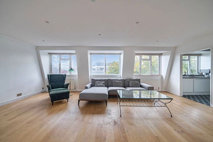3 Bedroom Flat To Rent In Bedford Avenue, Bloomsbury, London, WC1B