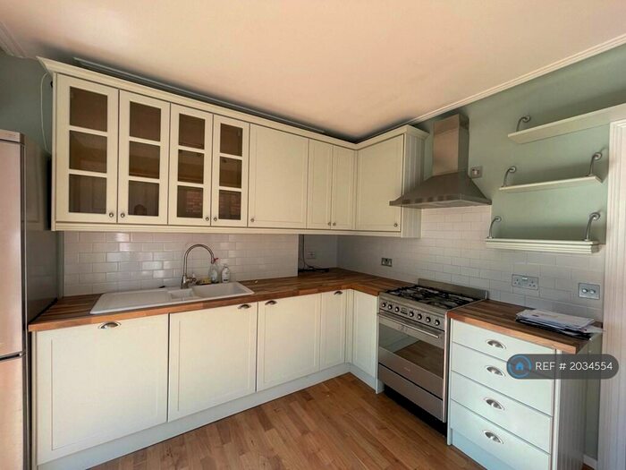 2 Bedroom Flat To Rent In Stanhope Road, London, N6